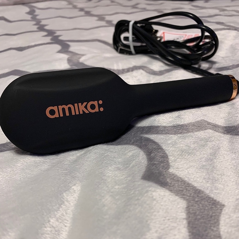 Amika Polished Perfection Mini Straightening Brush